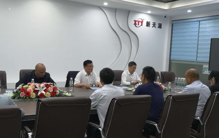 市委書記趙新文一（yī）行在91成人公司調研